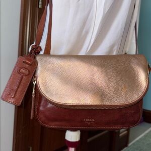 Fossil vintage Crossbody bag, leather smooth & pebbled flap/ pocket brass Hw EUC